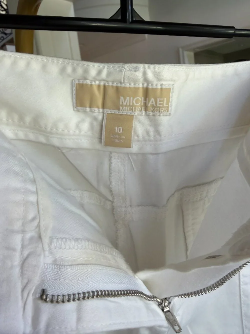 Michael Kors Tailored White Shorts | Size 10